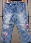 джинсы в полоску с цветами
